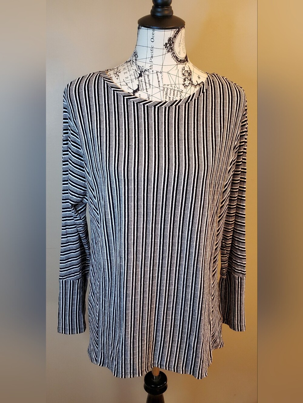 Dana Buchman Women's Large Black White Striped Blouse 3/4 Sleeve Stretch Top